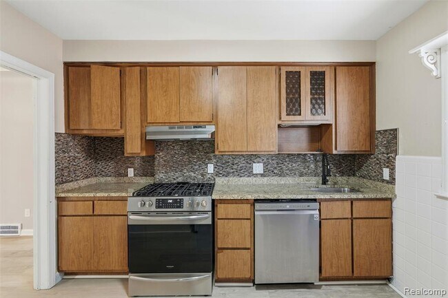 Building Photo - 2045 N Elizabeth St