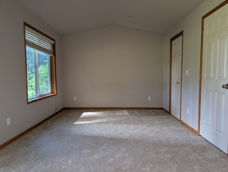Building Photo - 11119 SE Connor Ln