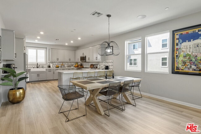 Building Photo - 756 Daniel Freeman Cir