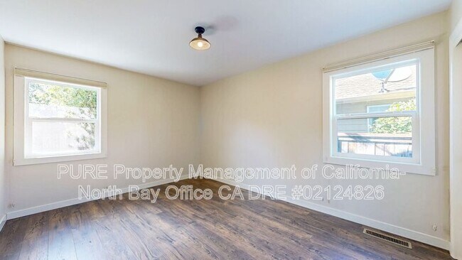 Building Photo - 1827 Creekside Rd