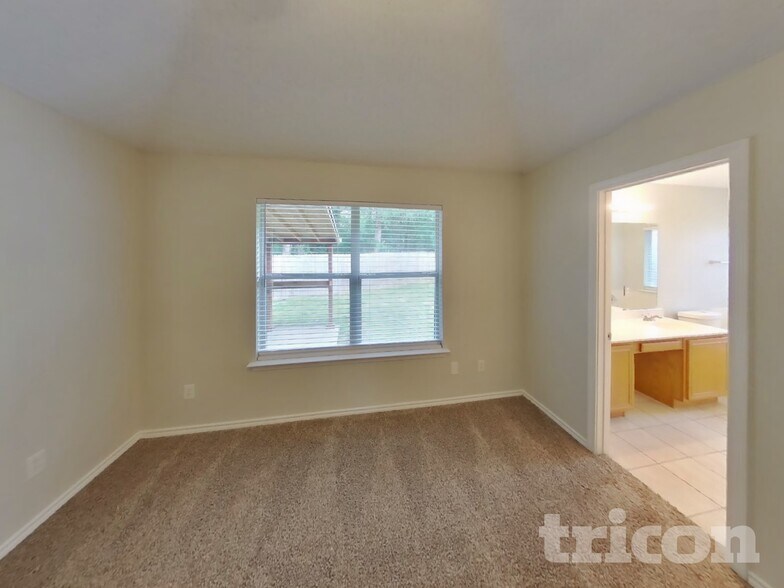 Building Photo - 1706 Fern Dr