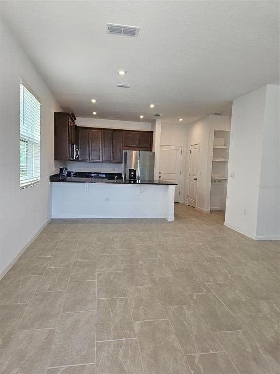 Building Photo - 9863 Walkway Dr