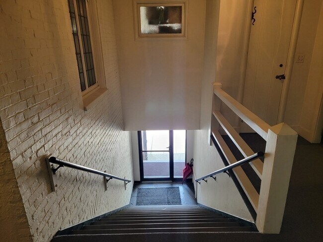 Building Photo - 80 Trapelo Rd