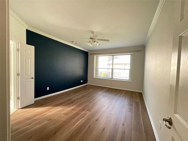 Building Photo - 15801 Belfin Dr