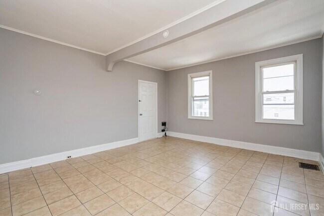 Building Photo - 309 Hall Ave
