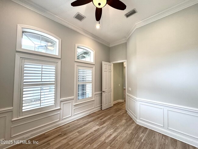 Building Photo - 642 Port Charlotte Dr