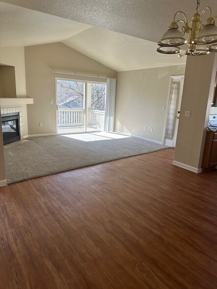 Building Photo - 5225 White Willow Dr