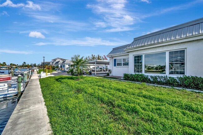 Building Photo - 9819 Hernando Ct