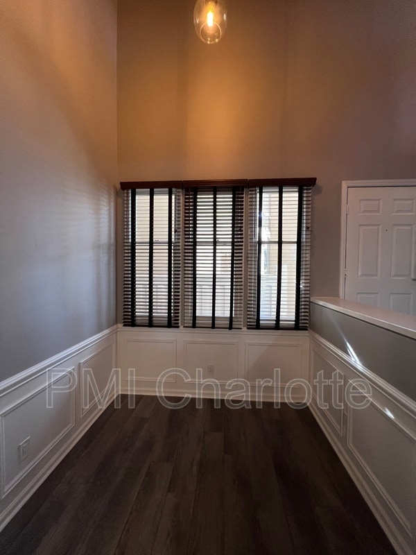 Building Photo - 9225 Ravenwing Dr