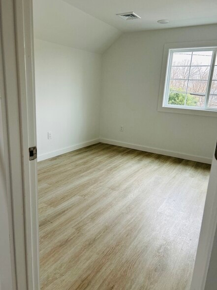 Building Photo - 24 Elmwood Ave