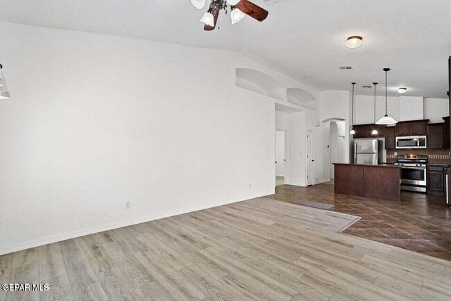 Building Photo - 3745 Loma Brisa Dr