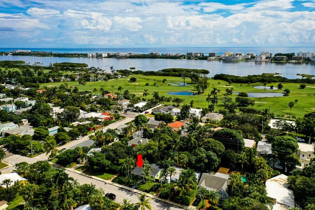 Building Photo - 418 N Palmway