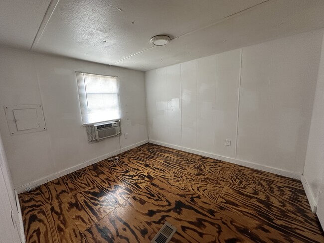 Building Photo - 7150 Seward Cir