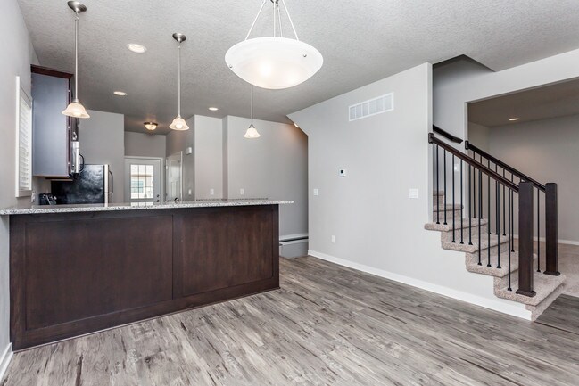 Building Photo - 2071 SW Cascade Falls Dr