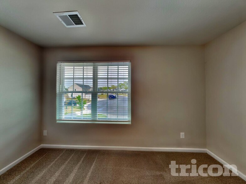 Building Photo - 201 Rustling Way