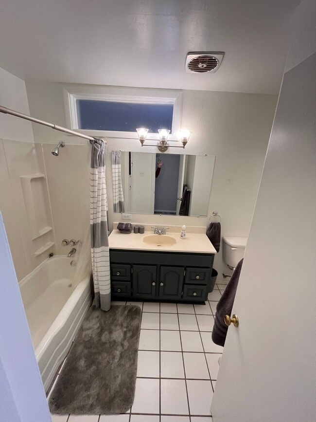 Building Photo - Fully furnished property with several lease options! Can be leased unfurnished.