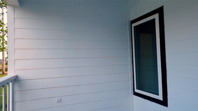 Building Photo - 24206 Longenbaugh Rd