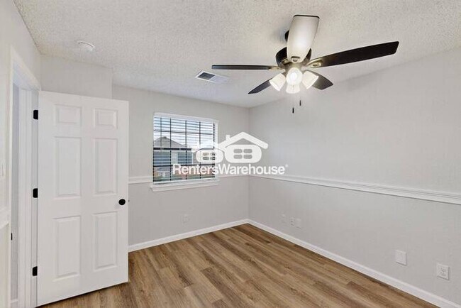 Building Photo - MOVE IN READY - 3BED/2.5BATH - CARROLLTON ...