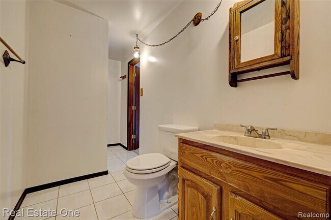 Building Photo - 5307 Metamora Rd