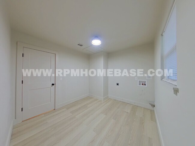 Building Photo - 506 Forrest Ct