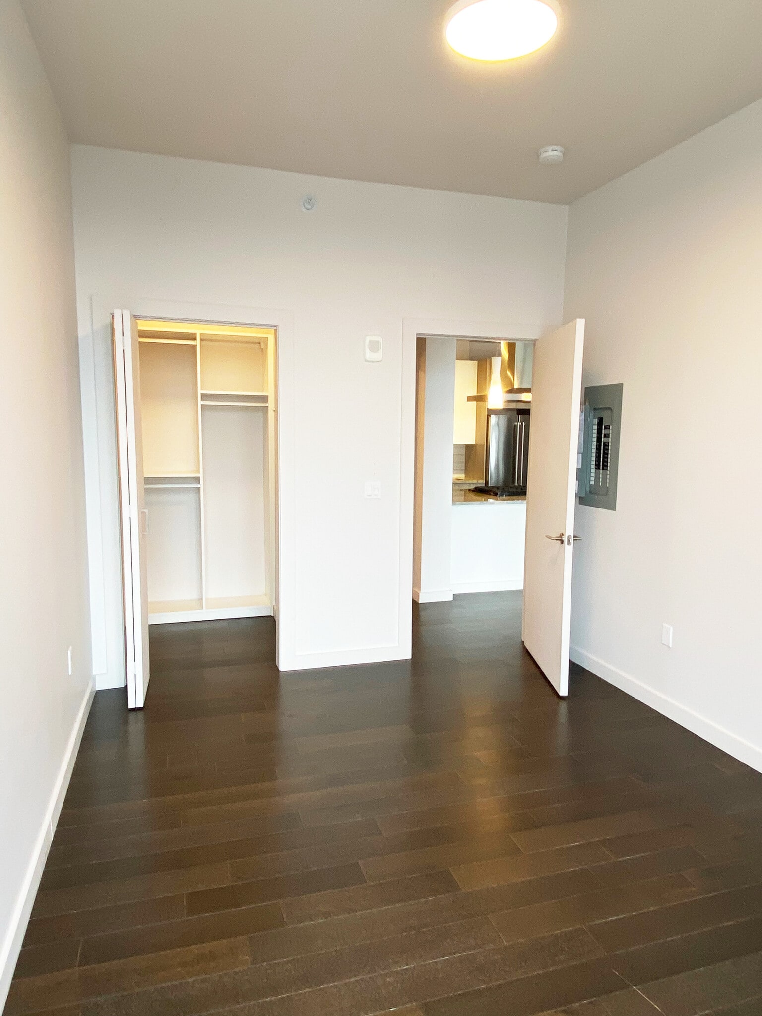 4301 Guest to Kitchen - 515 Church St