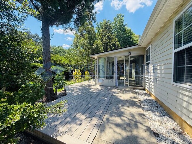 Building Photo - Spacious Ranch-Style Smart Home with Bonus Room, Sunroom , Electricity Included ! - & 2-Car Garag...