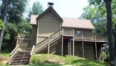 Building Photo - 560 Chalet Village Dr