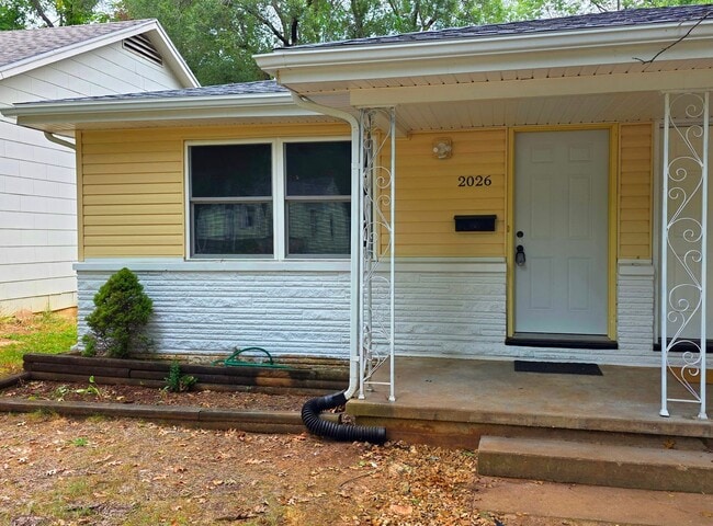 Primary Photo - Remodeled Dupllex