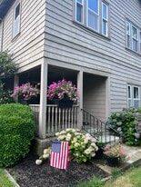 Building Photo - 619 Child St