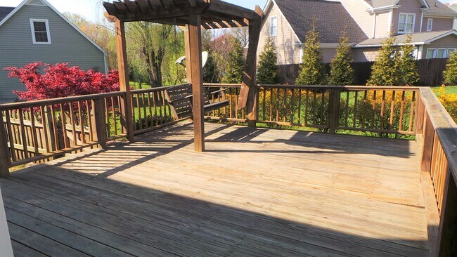 Building Photo - ~~ Charming Cape Cod ~~