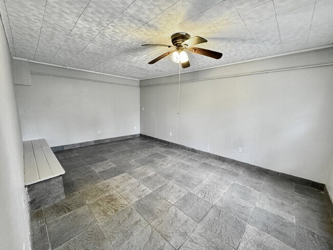 Building Photo - 3600 Pembrook Dr