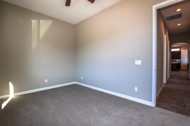 Building Photo - 4 Bedrooms in Granville