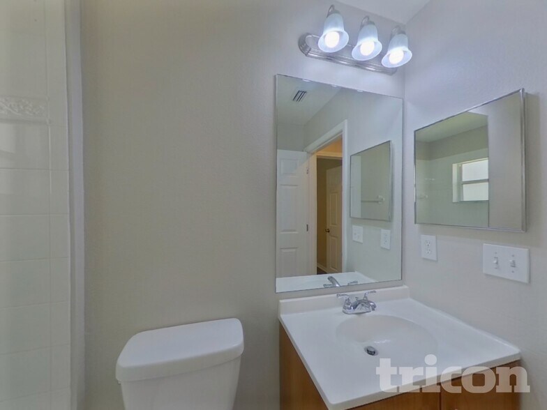 Building Photo - 31017 Stone Arch Ave