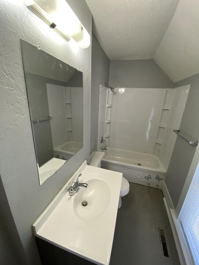 Building Photo - 540 8th Ave