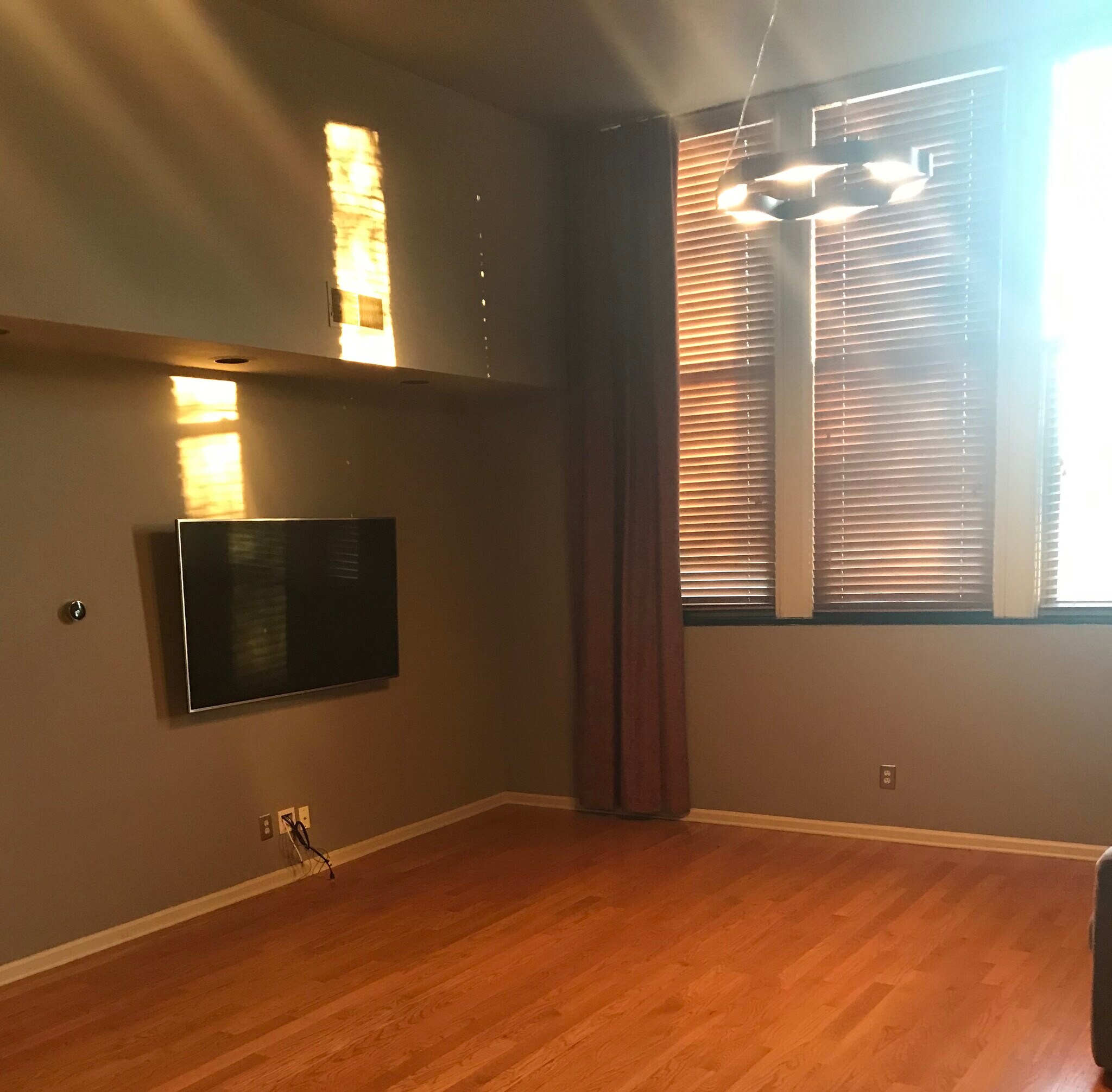 Living Area - 920 E 62nd St