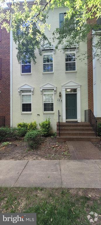 Building Photo - 709 Ridgemont Ave