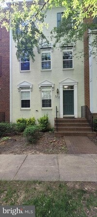 Building Photo - 709 Ridgemont Ave