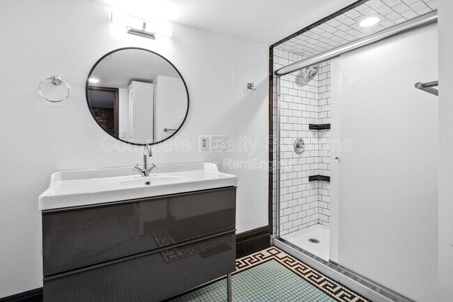 Building Photo - 2106 Cherokee St