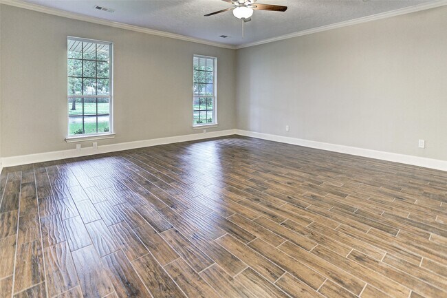 Building Photo - 4315 Woodvalley Dr