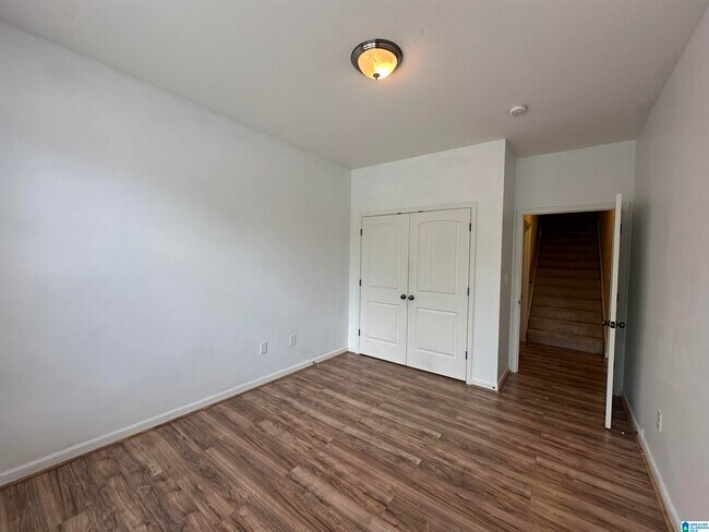 Building Photo - 1033 Ashwood Dr