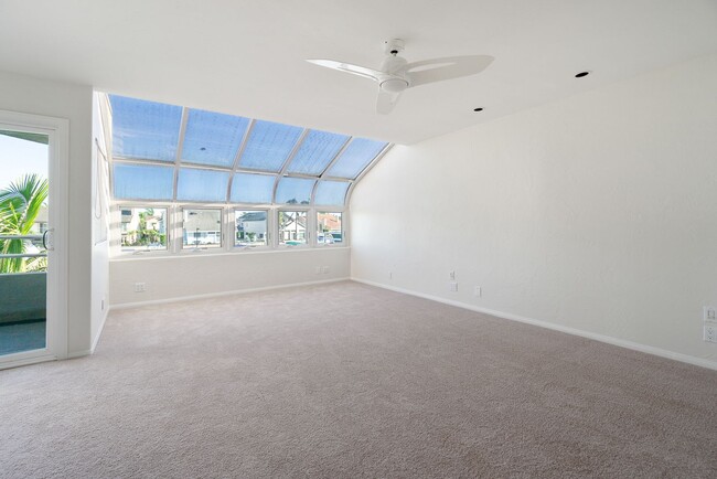 Building Photo - Stunning Waterfront Townhome in Huntington Beach!