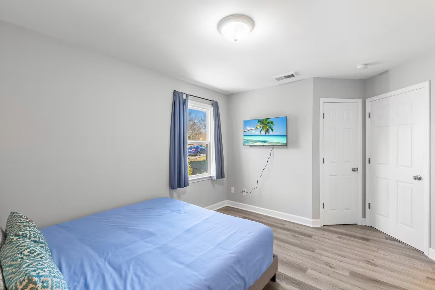 Building Photo - Room in House on Harmony Ct