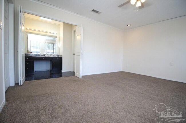 Building Photo - 2375 Sugartree Ave