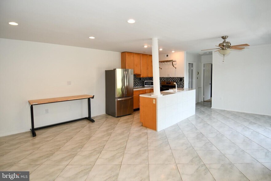 Building Photo - 12415 Braxfield Ct