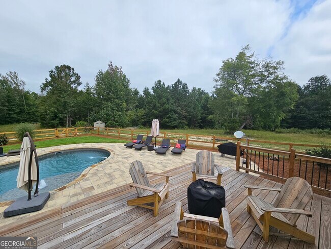 Building Photo - 6090 Strickland Town Rd