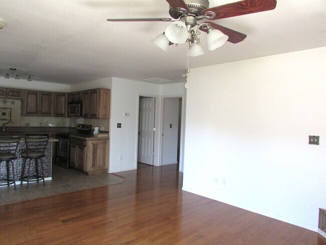 Building Photo - 2470 1/2 Brookwillow Loop