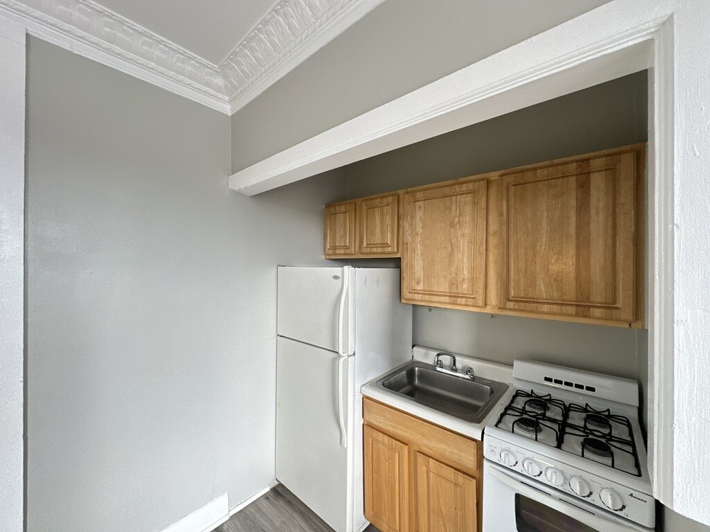 Building Photo - 3824 N Fremont