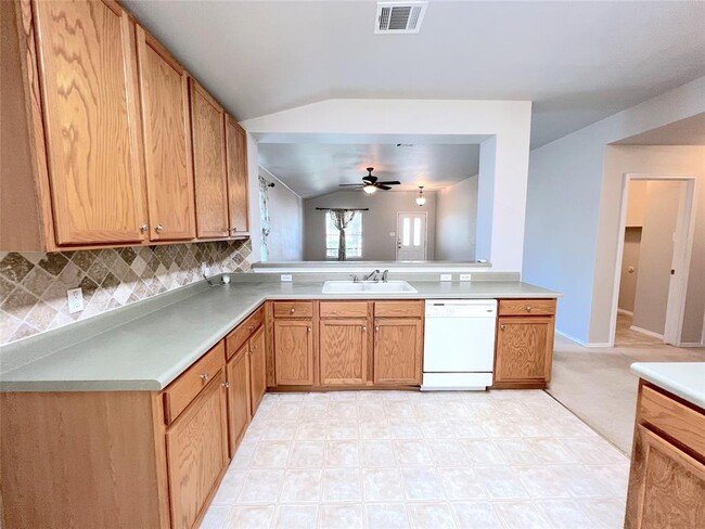 Building Photo - 102 Wren Cove