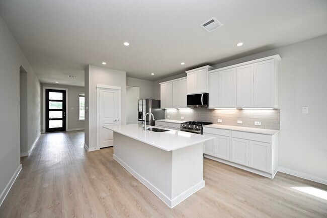 Building Photo - 33019 School Hl Rd