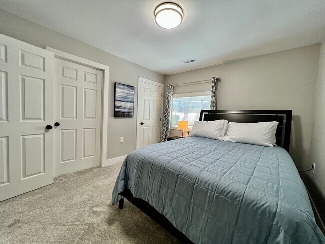 Building Photo - Quaint 4 Bedroom furnished Ranch Home in Mason Ohio